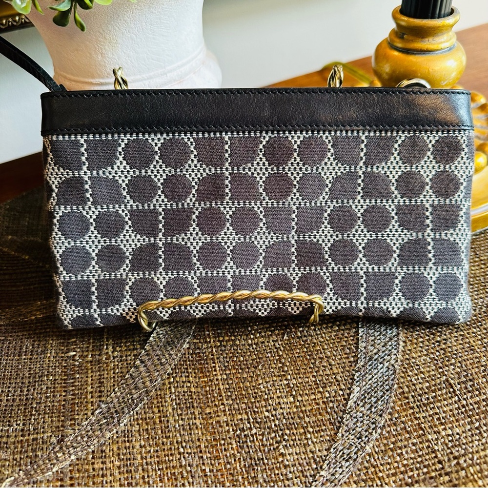 KATE SPADE NEW YORK TOP ZIPPER CHRISSY NOEL BLACK AND WHITE LIKE NEW WRISTLET - Picture 7 of 8